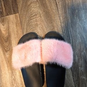 Givenchy FluffyPink Slippers